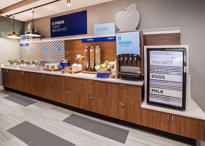Express & West - Tolleson By Ihg Hotel *
