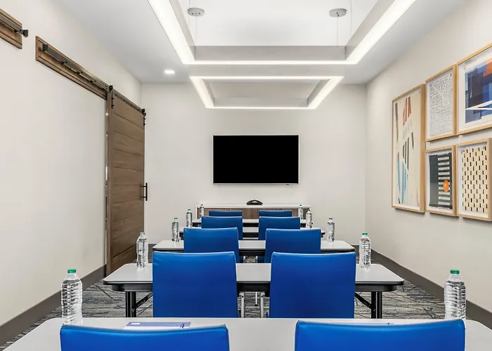 Express & West - Tolleson By Ihg Phoenix